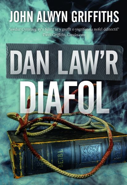 Dan Law'r Diafol gan John Alwyn Griffiths